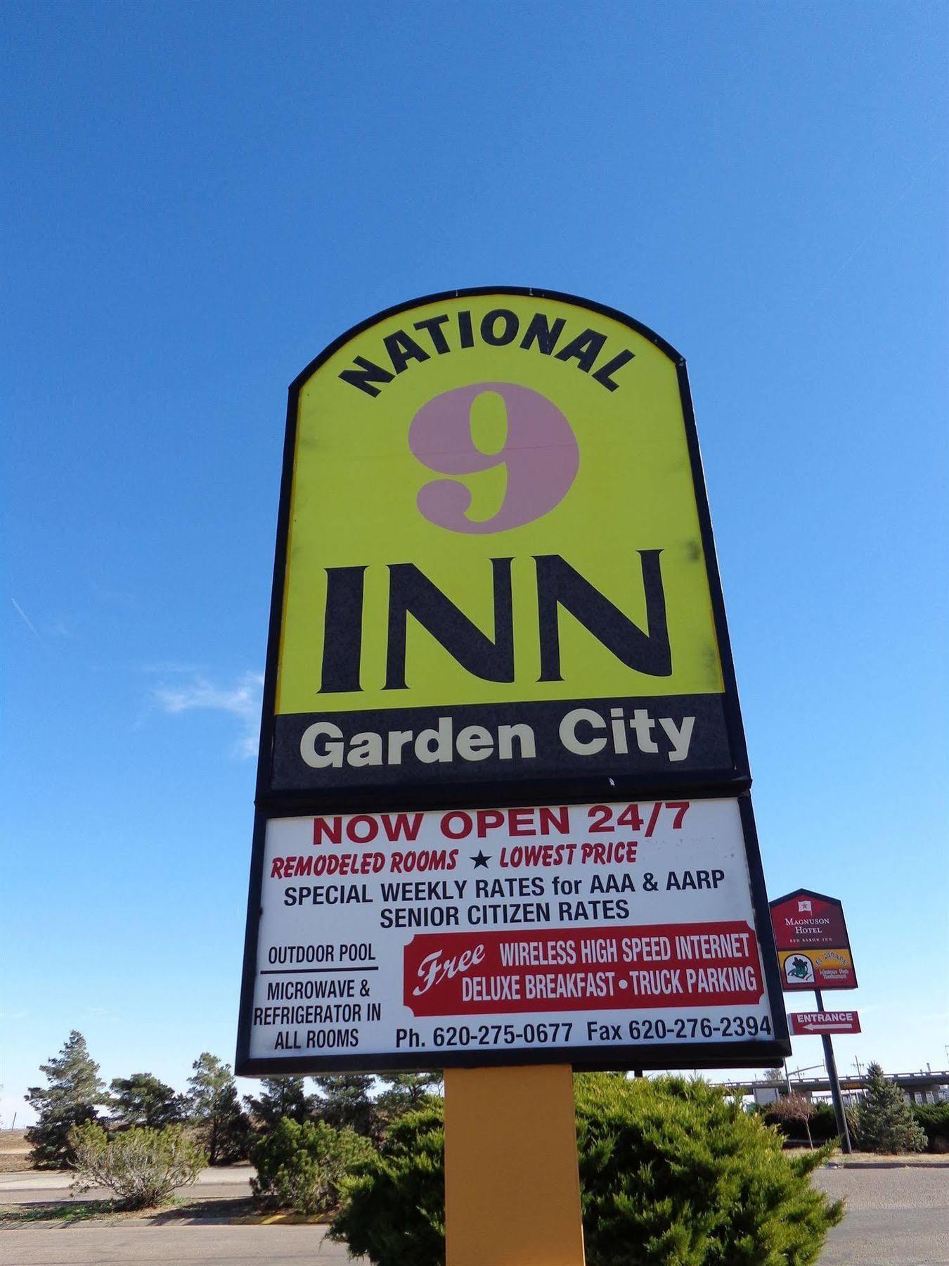 National 9 Inn 加登城 外观 照片